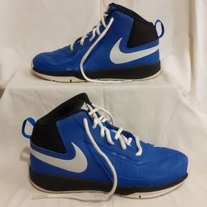 Easter only SALE! Nike Boys (youth) Sz 3Y